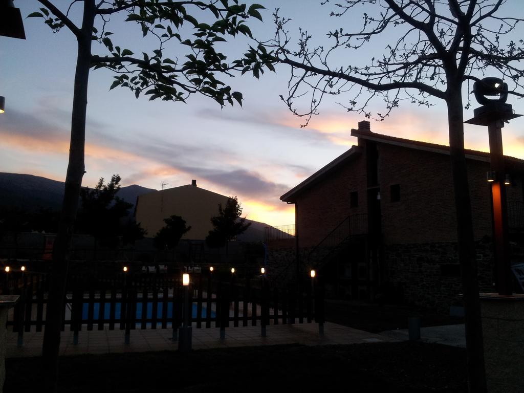 Hotel El Comendador Anon Añón Bagian luar foto