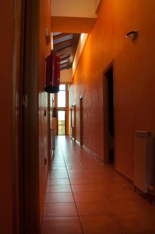 Hotel El Comendador Anon Añón Bagian luar foto