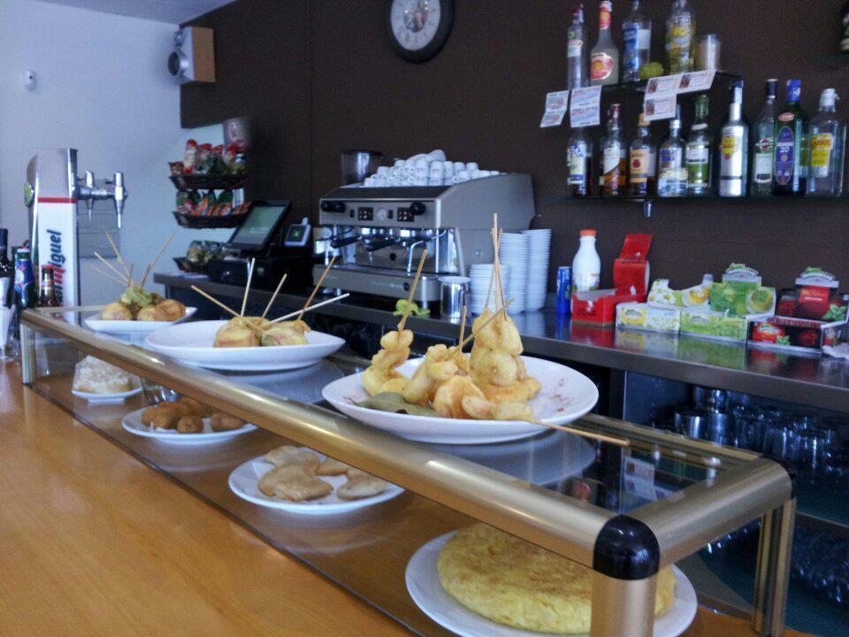 Hotel El Comendador Anon Añón Bagian luar foto