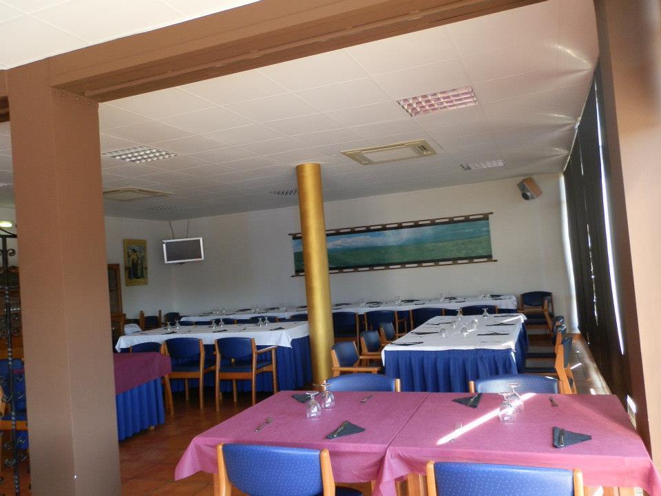 Hotel El Comendador Anon Añón Bagian luar foto