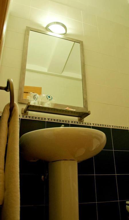 Hotel El Comendador Anon Añón Ruang foto