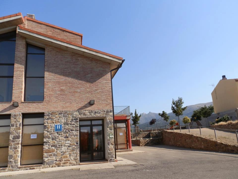 Hotel El Comendador Anon Añón Bagian luar foto