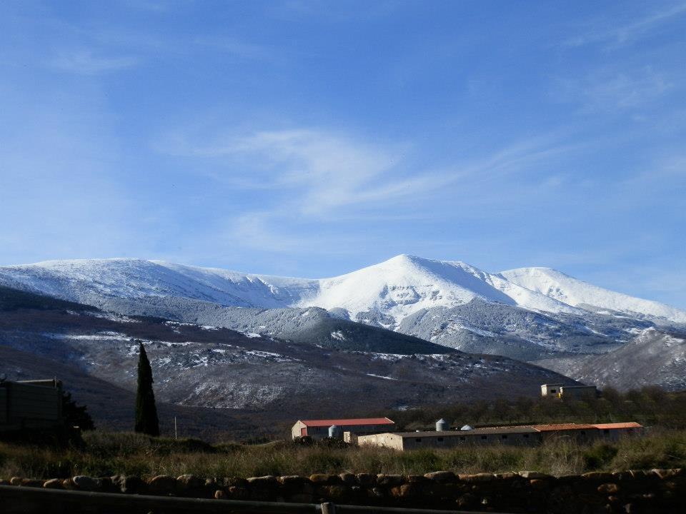 Hotel El Comendador Anon Añón Bagian luar foto