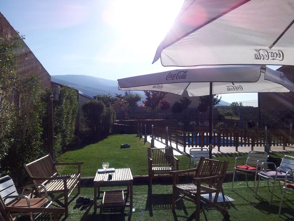 Hotel El Comendador Anon Añón Bagian luar foto